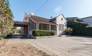 Casa en Venta en José Mármol.