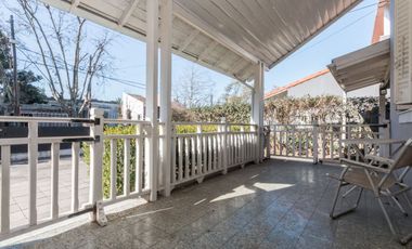 Casa en Venta en José Mármol.