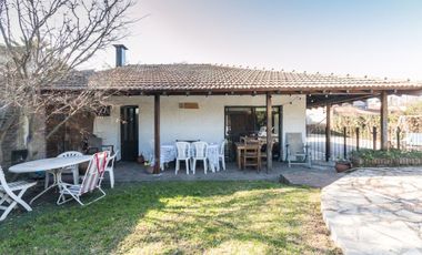 Casa en Venta en José Mármol.
