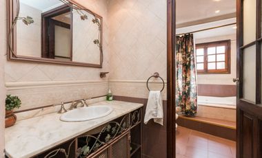 Casa en Venta en José Mármol.