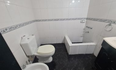 Casa PH en alquiler en Lanus Este