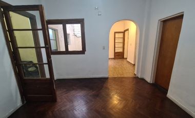 Casa PH en alquiler en Lanus Este