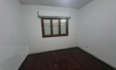 Casa PH en alquiler en Lanus Este