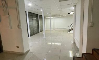 Local Comercial en Arriendo en Los Talaveras con Av. Irarrazaval