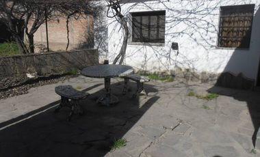 00036 Amplia casa para 10 personas sobre Av. Principal en Villa Cura Brochero