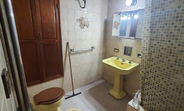 00036 Amplia casa para 10 personas sobre Av. Principal en Villa Cura Brochero