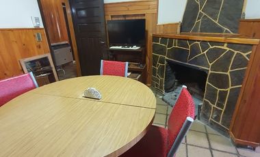 00036 Amplia casa para 10 personas sobre Av. Principal en Villa Cura Brochero