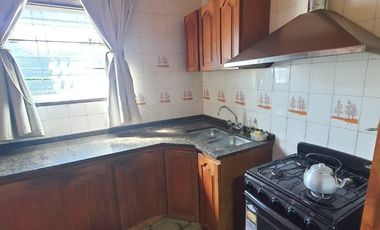 00036 Amplia casa para 10 personas sobre Av. Principal en Villa Cura Brochero