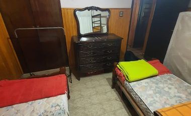 00036 Amplia casa para 10 personas sobre Av. Principal en Villa Cura Brochero