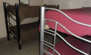 00036 Amplia casa para 10 personas sobre Av. Principal en Villa Cura Brochero