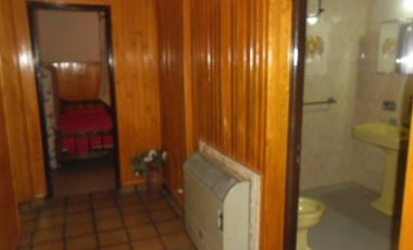 00036 Amplia casa para 10 personas sobre Av. Principal en Villa Cura Brochero