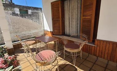 00036 Amplia casa para 10 personas sobre Av. Principal en Villa Cura Brochero