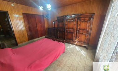 00036 Amplia casa para 10 personas sobre Av. Principal en Villa Cura Brochero