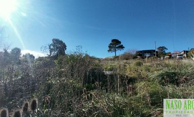 Lote en venta de 612m² en Sierra de los Padres. Sobre calle asfaltada. Vista.