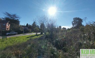 Lote en venta de 612m² en Sierra de los Padres. Sobre calle asfaltada. Vista.