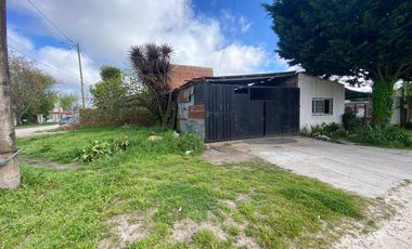 VENTA. CASA 4 AMBIENTES. PUJIA 3300. BARRIO ALTO CAMET MAR DEL PLATA