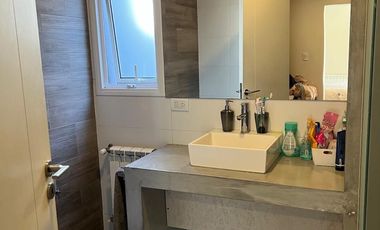 Casa en venta c/ cochera en Luján de Cuyo