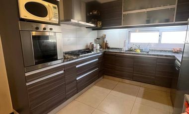 Casa en venta c/ cochera en Luján de Cuyo