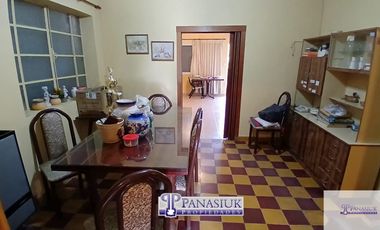 Casa en venta c/ cochera en 9 de Julio