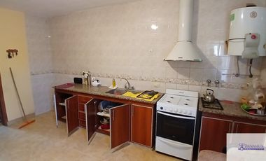 Casa en venta c/ cochera en 9 de Julio