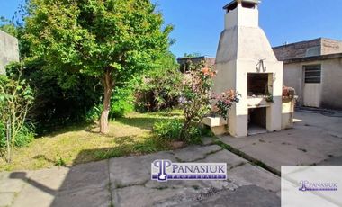 Casa en venta c/ cochera en 9 de Julio