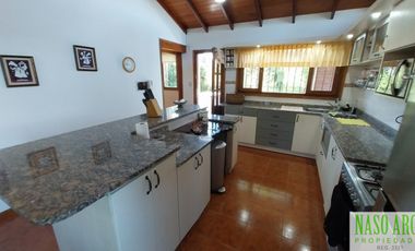 OPORTUNIDAD!! IMPORTANTE CHALET EN VENTA EN SIERRA DE LOS PADRES