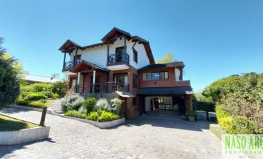 OPORTUNIDAD!! IMPORTANTE CHALET EN VENTA EN SIERRA DE LOS PADRES