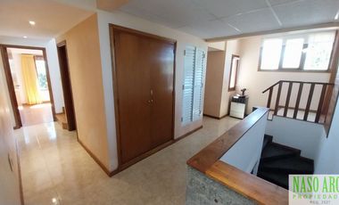 OPORTUNIDAD!! IMPORTANTE CHALET EN VENTA EN SIERRA DE LOS PADRES