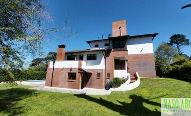 OPORTUNIDAD!! IMPORTANTE CHALET EN VENTA EN SIERRA DE LOS PADRES