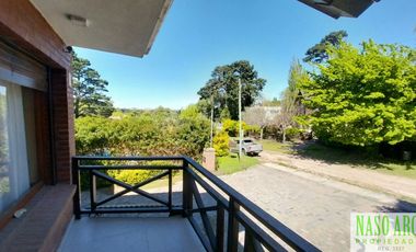 OPORTUNIDAD!! IMPORTANTE CHALET EN VENTA EN SIERRA DE LOS PADRES