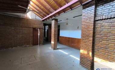 Casa en venta c/ cochera en Maipú