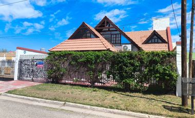 CHALET SOÑADO EN B° 25 MAYO DE PLAZA HUINCUL