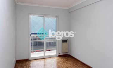 DEPARTAMENTO EN VENTA - CON COCHERA - ZONA SHOPPING ALTO NOA