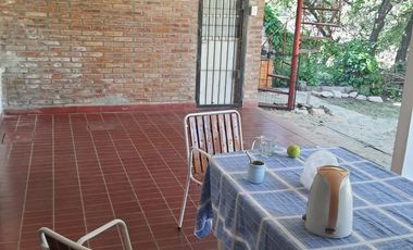 00311 Casa en alquiler temporario c/ cochera en Villa Cura Brochero