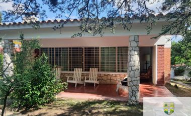 00296 Casa en alquiler temporario c/ cochera en Villa Cura Brochero