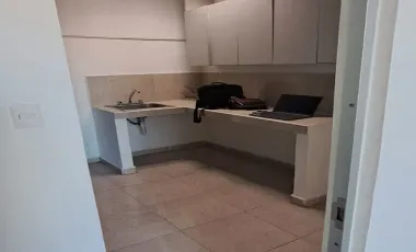 Excelente oficina ubicada cerca de Plaza las Américas, casi esquina con av. Nichupté