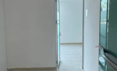 Excelente oficina ubicada cerca de Plaza las Américas, casi esquina con av. Nichupté