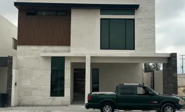 Casa en venta en Valle de Fontanna, Ramos Arizpe, Coahuila de Zaragoza