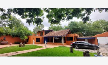 Quinta en Venta en Del Maestro, Santiago, Nuevo León