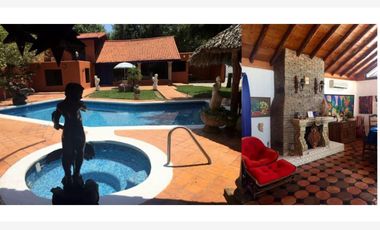 Quinta en Venta en Del Maestro, Santiago, Nuevo León