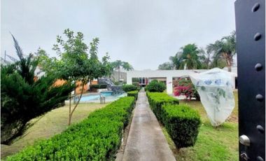 Quinta en Venta en Los Cristales, Monterrey, Nuevo León