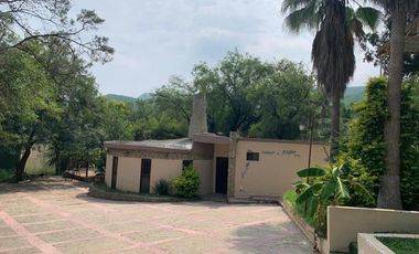 Quinta en Venta en Los Cristales, Monterrey, Nuevo León