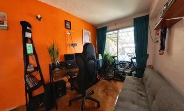 Casa con buena conectividad, ideal para vivir en familia o invertir.