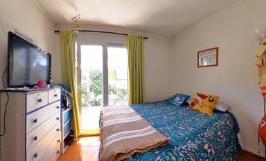 Casa con buena conectividad, ideal para vivir en familia o invertir.