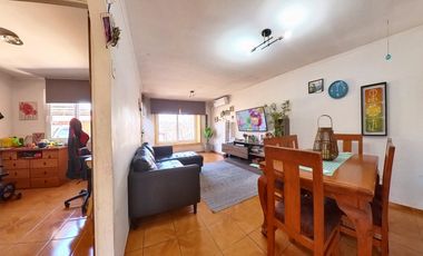 Casa con buena conectividad, ideal para vivir en familia o invertir.