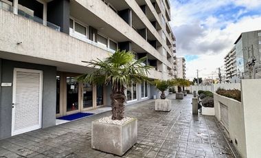 Departamento en arriendo c/ estacionamiento en Estadio Germán Becker