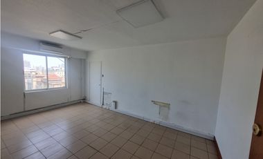 Oficina impecable metro Universidad de Chile