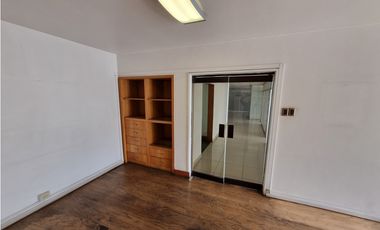 Oficina impecable metro Universidad de Chile