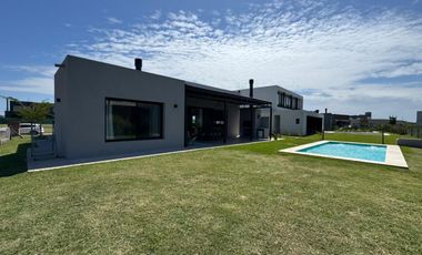 Alquiler de casa amoblada con pileta en Riberas | Puertos del Lago | Escobar