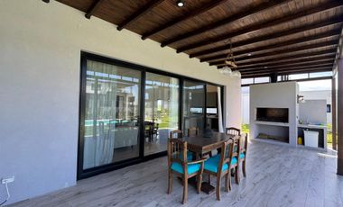 Alquiler de casa amoblada con pileta en Riberas | Puertos del Lago | Escobar